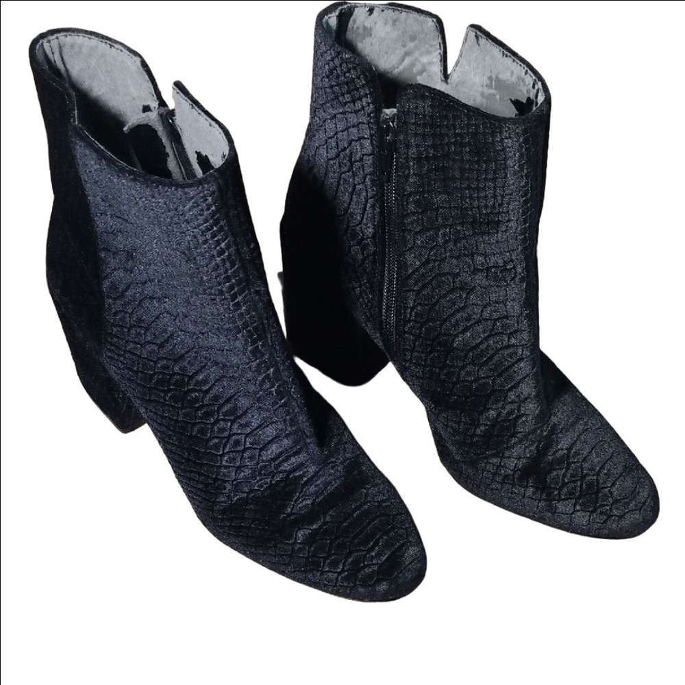 Aldo Black Ankle Booties with Side Zipper - Picture 2 of 8